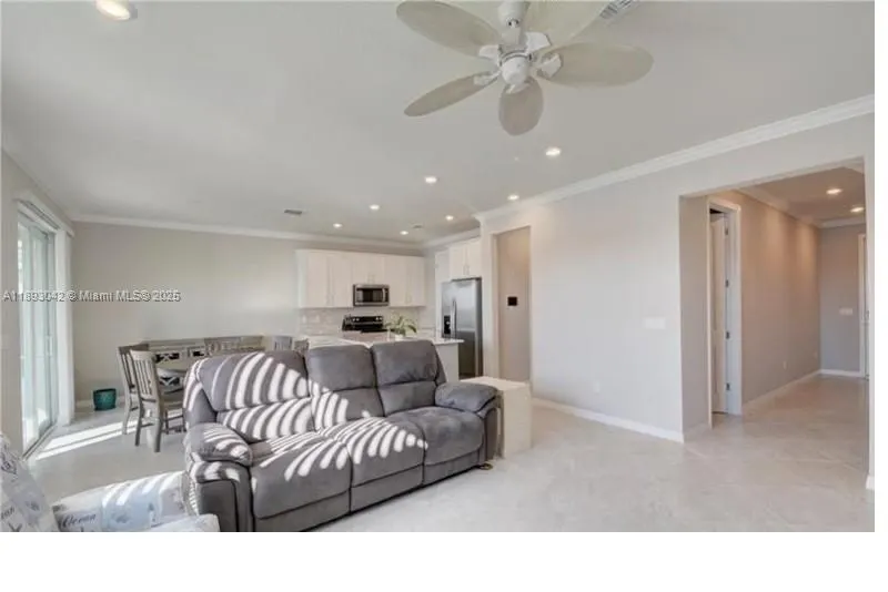 1422 Silk Oak Dr