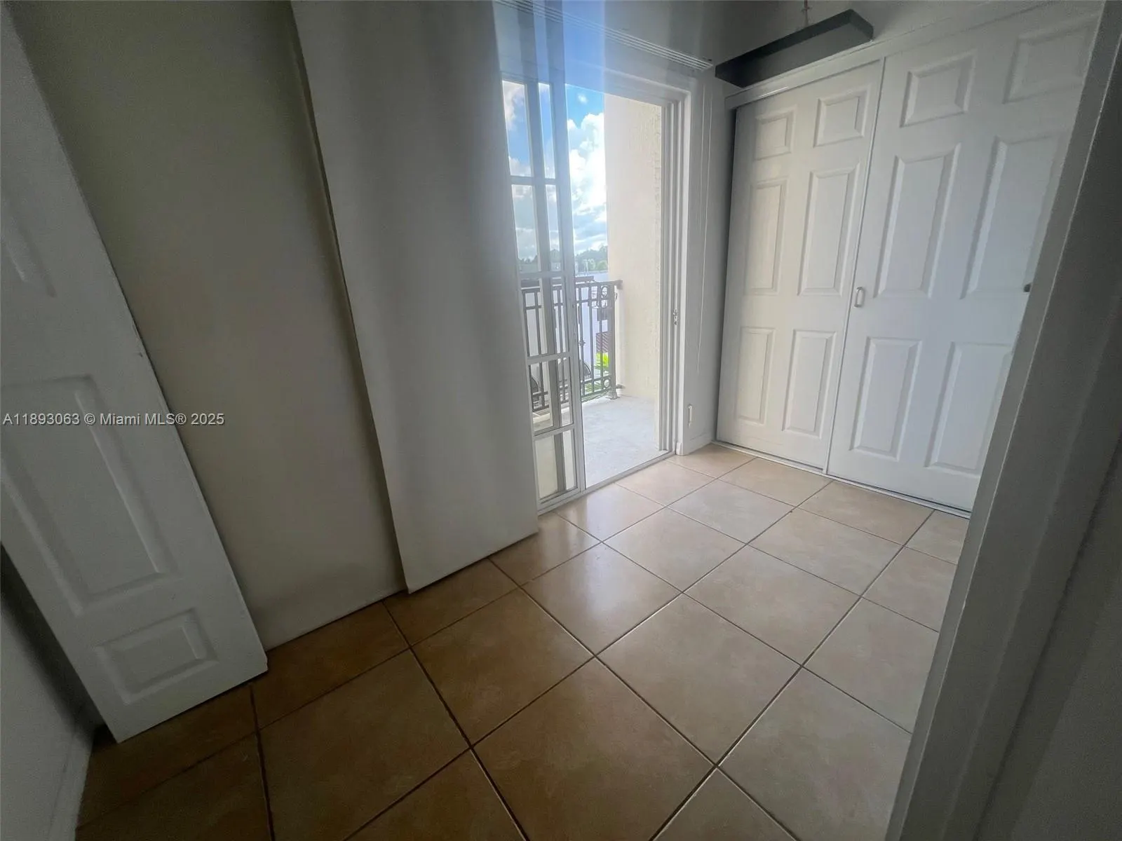 5271 SW 8th St, #311