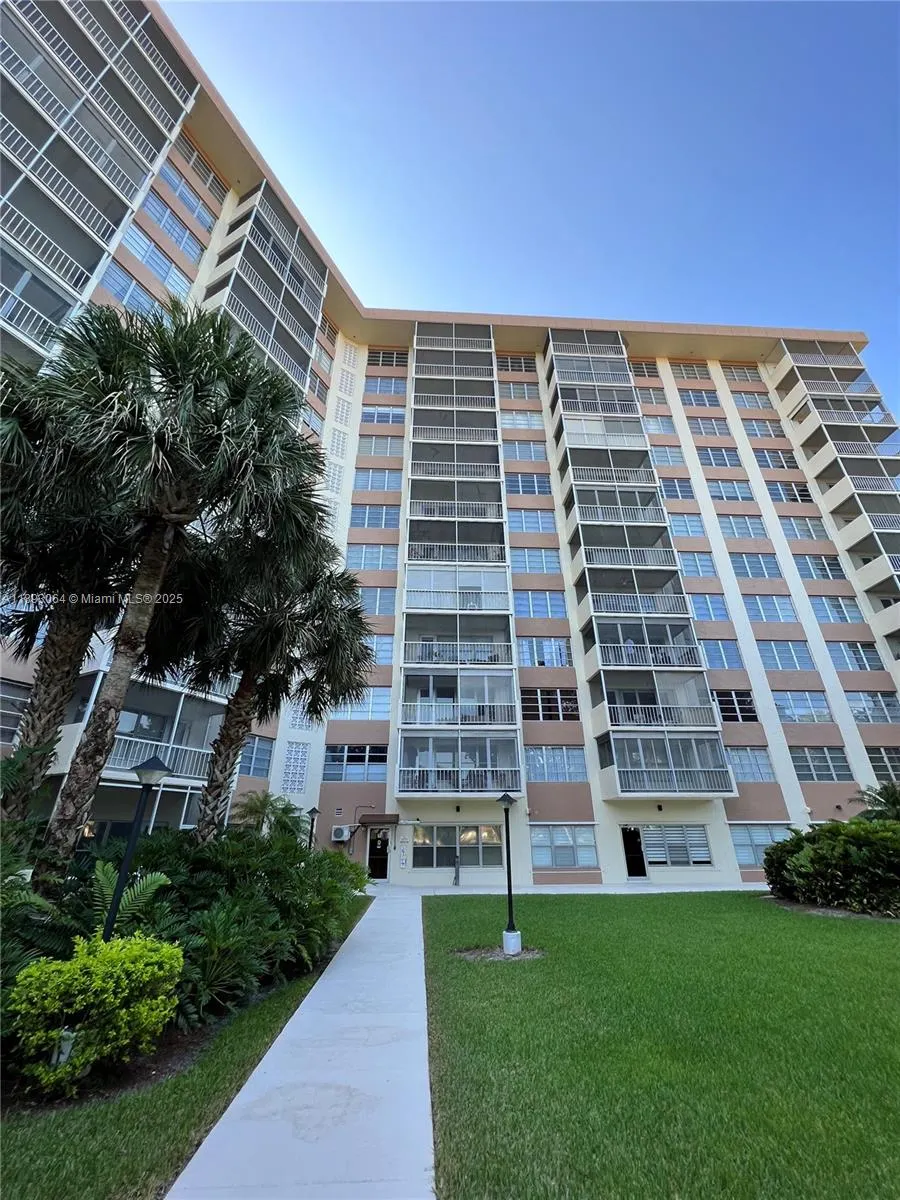 10777 W Sample Rd, #301
