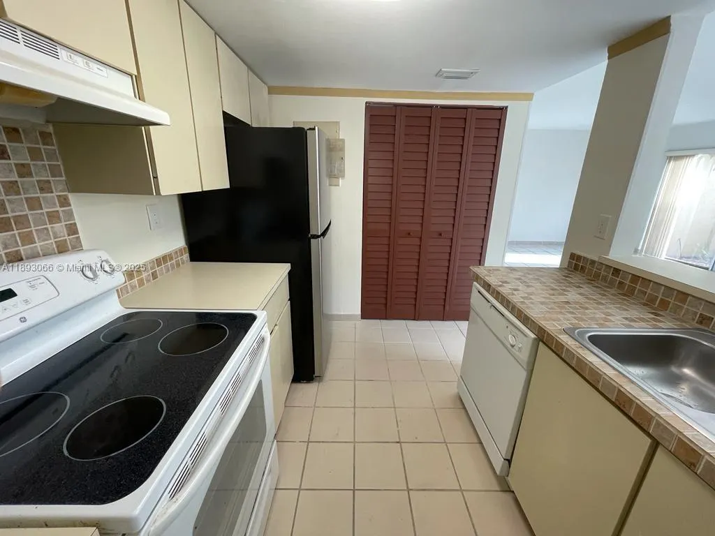 370 NW 85th Ct, #1804