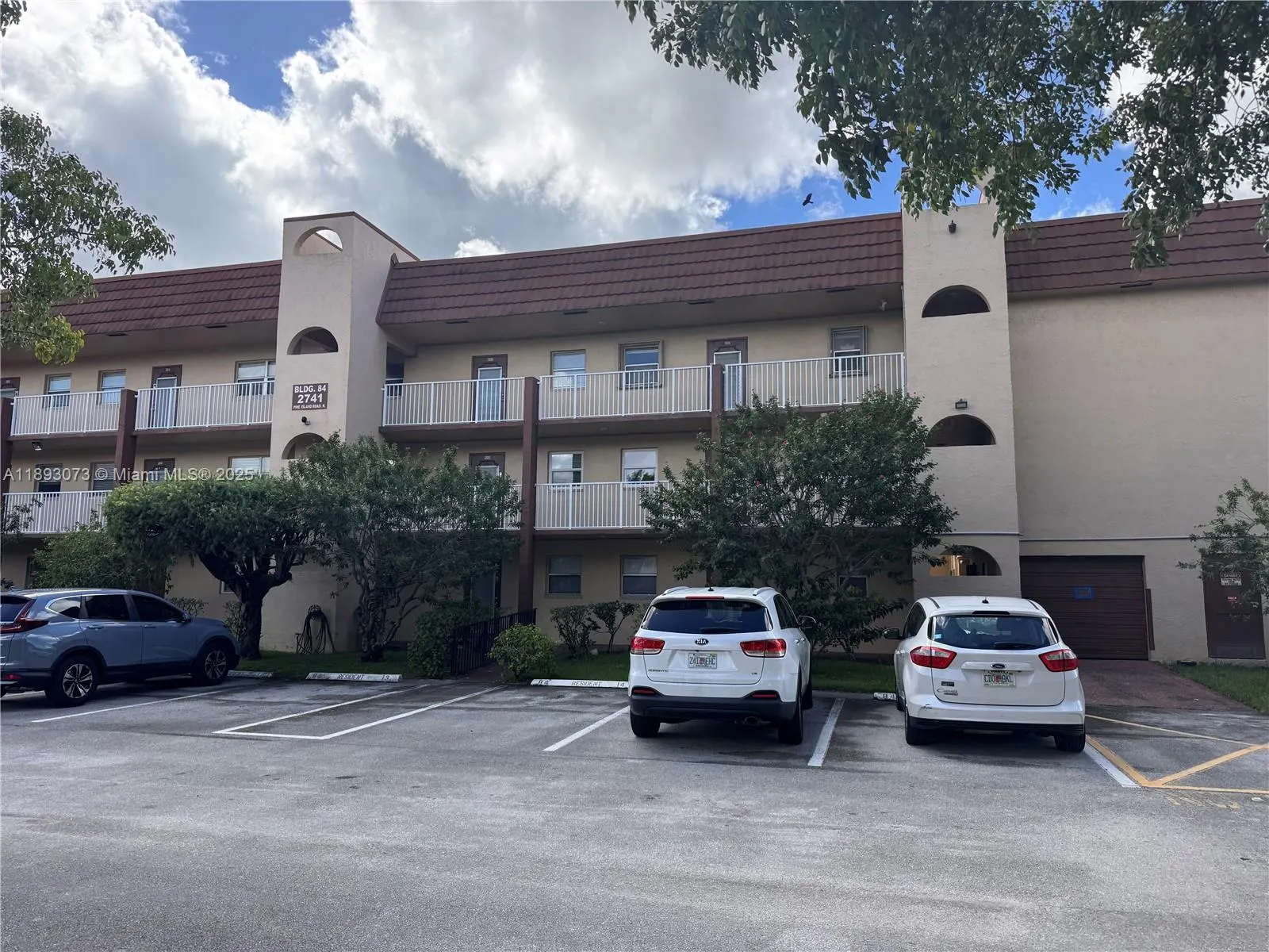 2741 N Pine Island Rd, #106