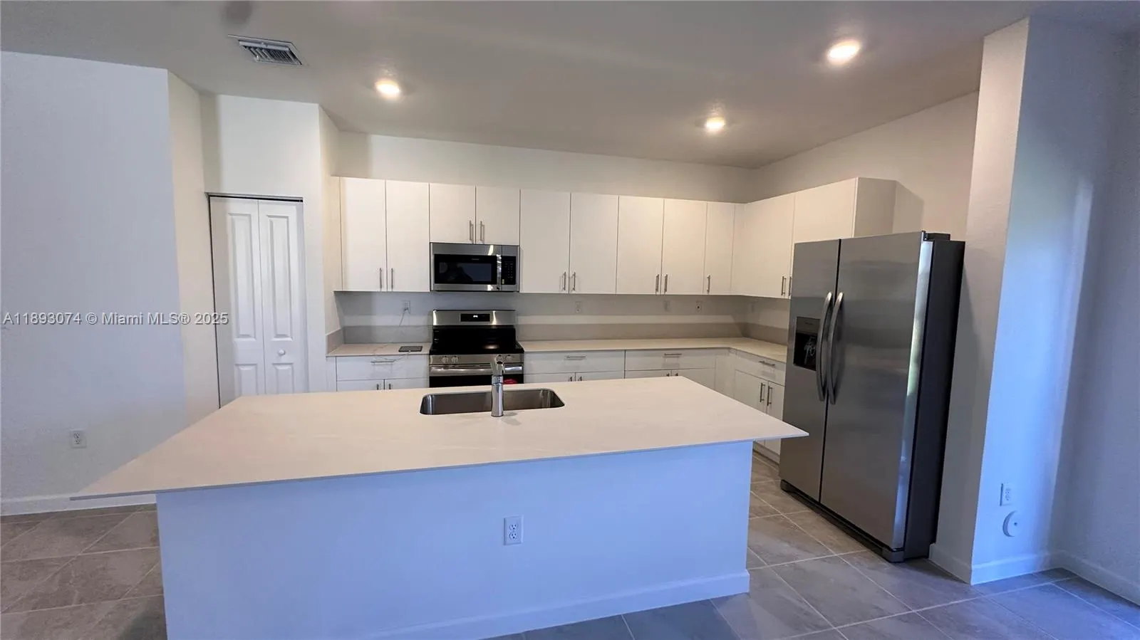 2760 SE 23rd Ave, #2760