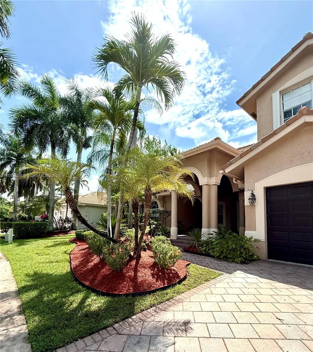2547 Montclaire Cir