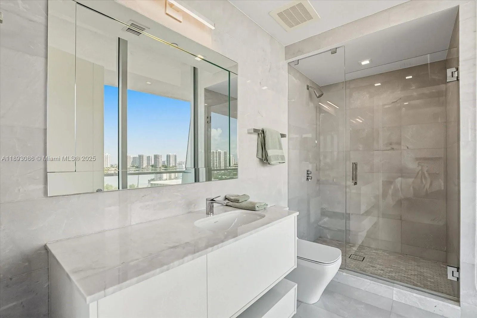 18501 Collins Ave, #1001