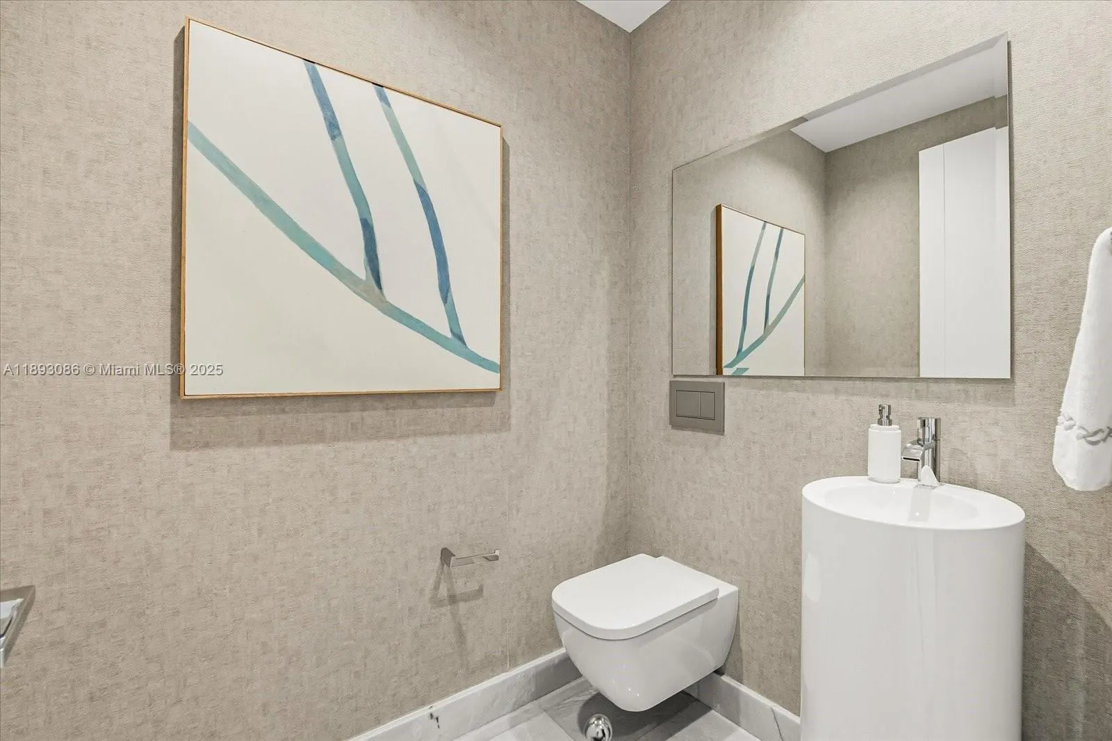 18501 Collins Ave, #1001