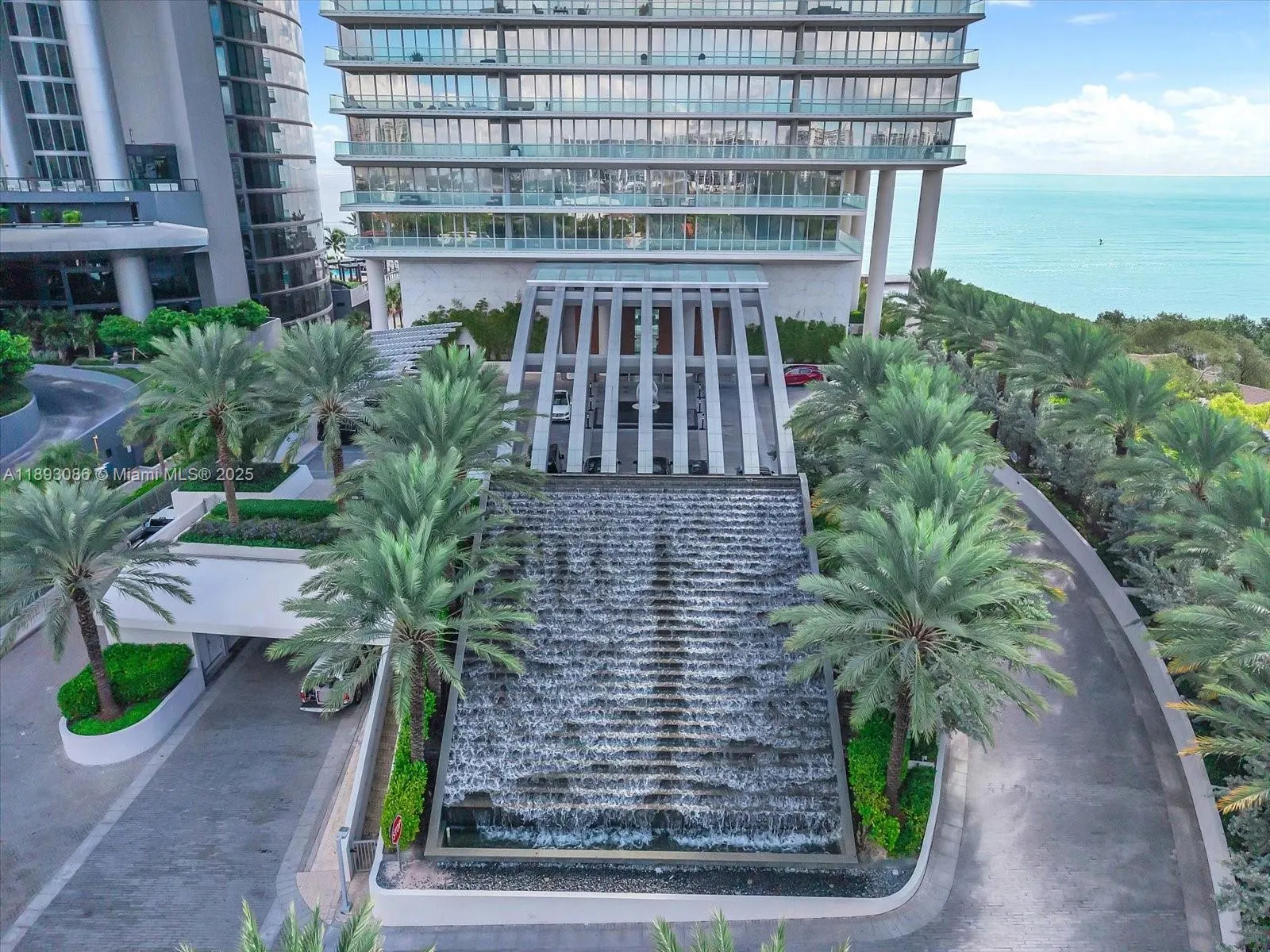 18501 Collins Ave, #1001