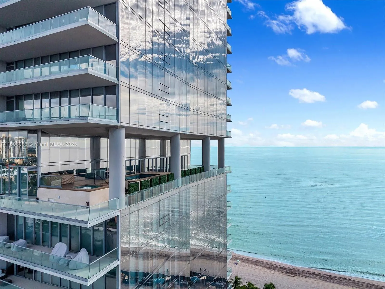 18501 Collins Ave, #1001
