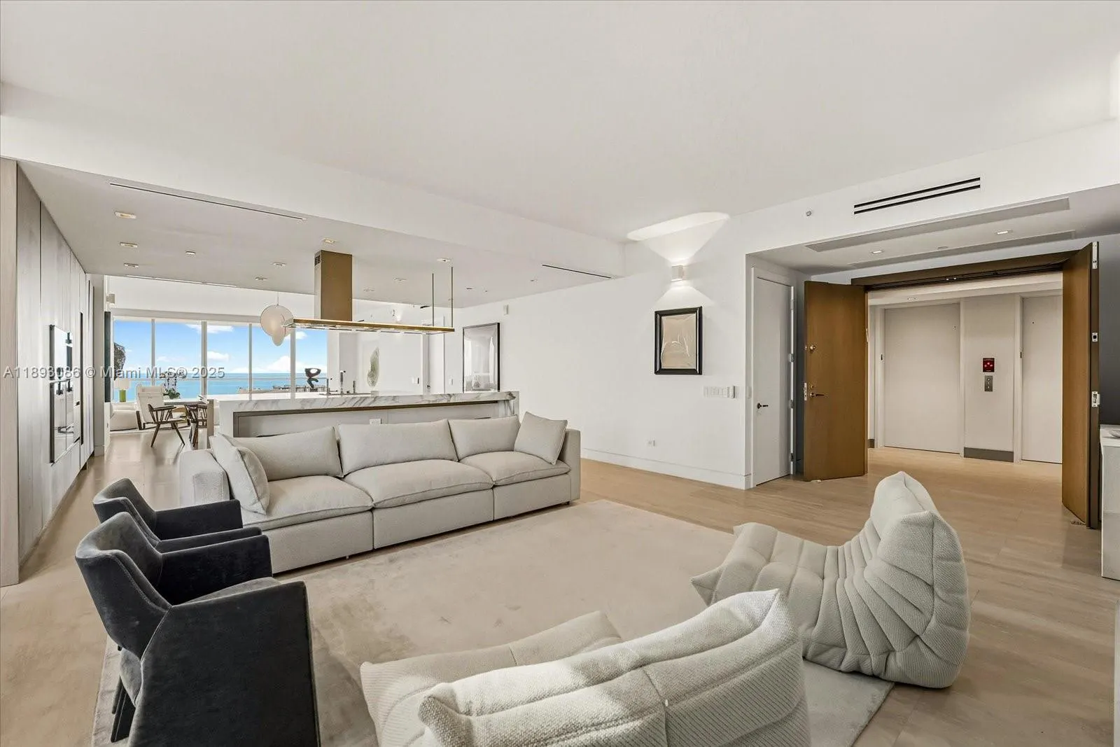 18501 Collins Ave, #1001