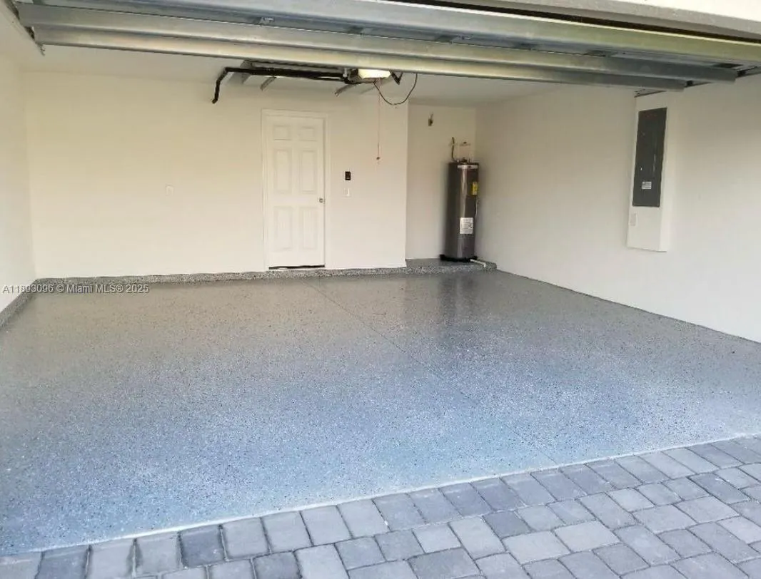 414 NW 23rd Ter