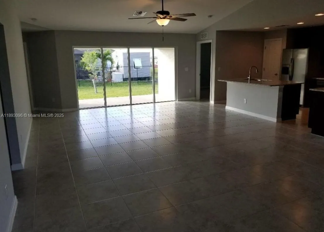 414 NW 23rd Ter