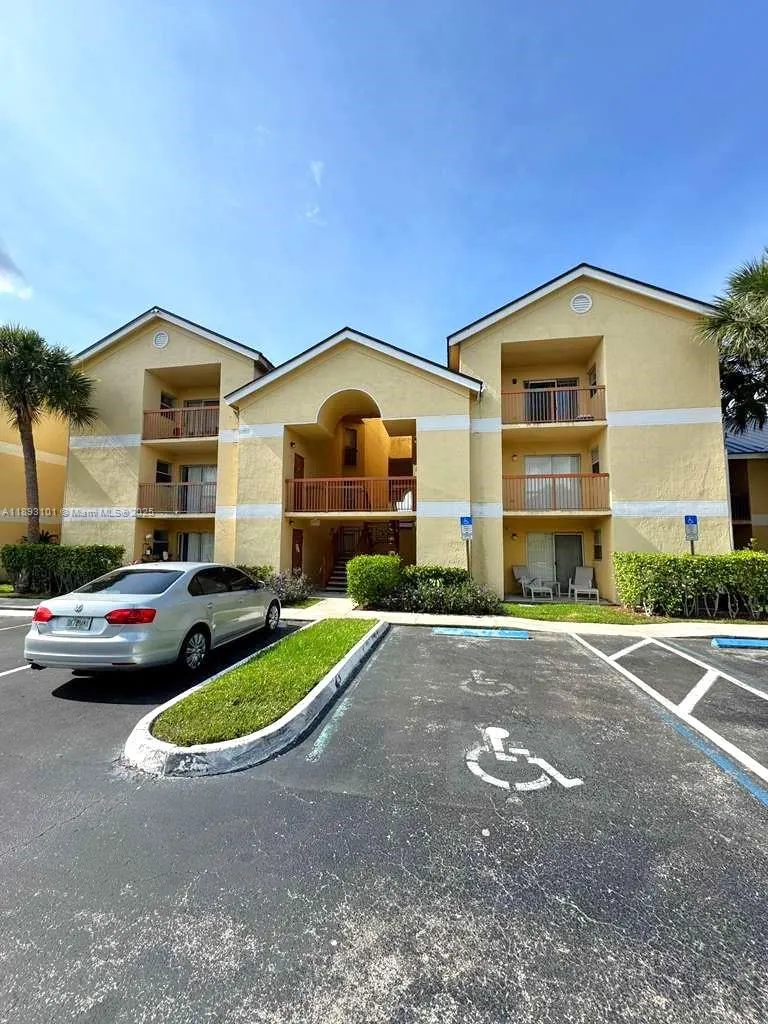 7610 Westwood Dr, #122