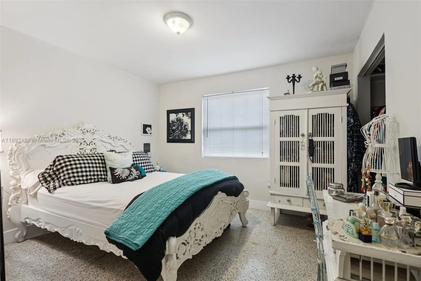 3300 SW 9th Ter