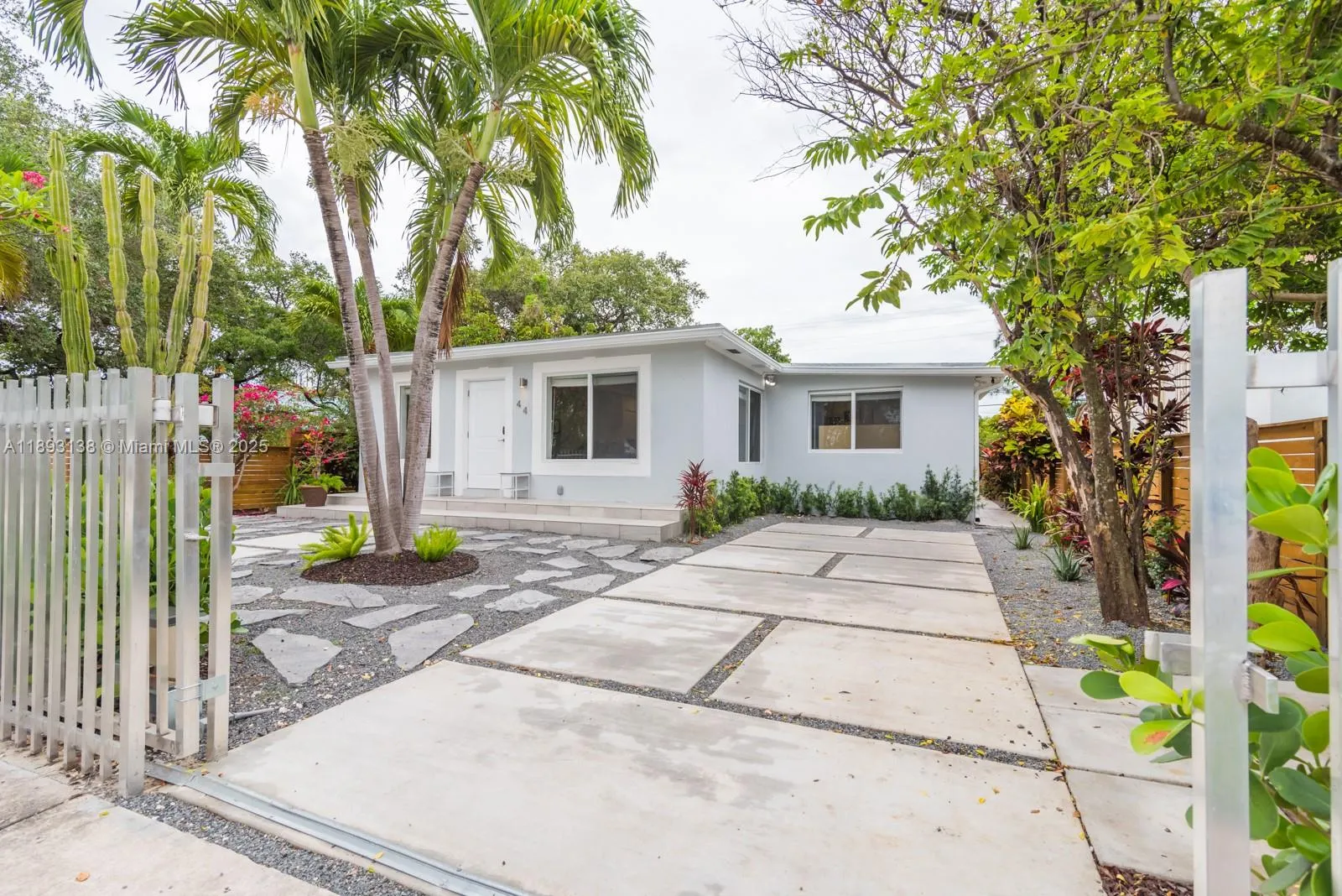 44 NW 40th St
