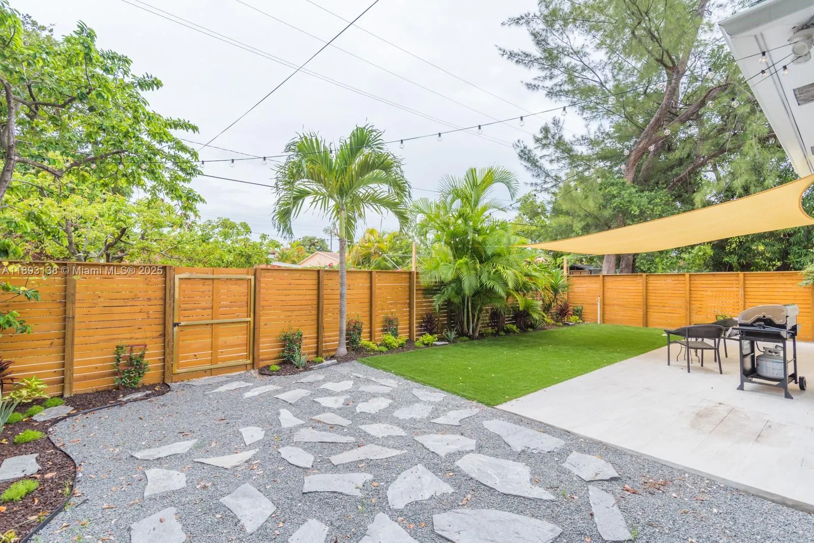 44 NW 40th St