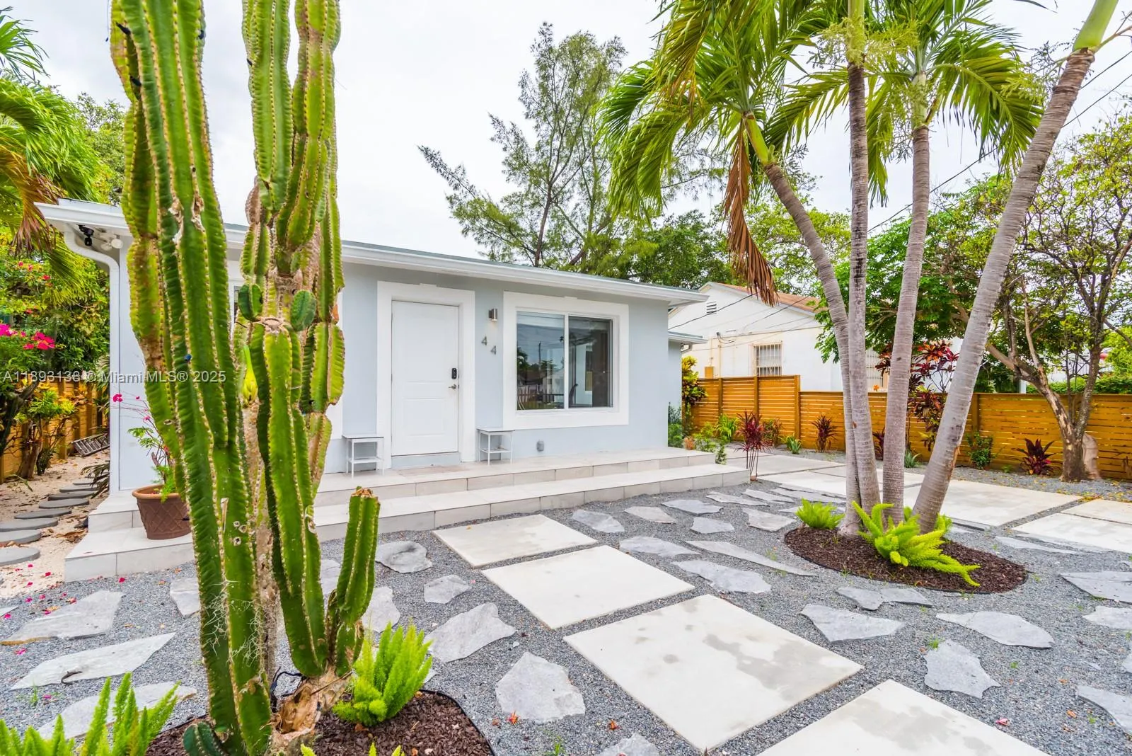 44 NW 40th St