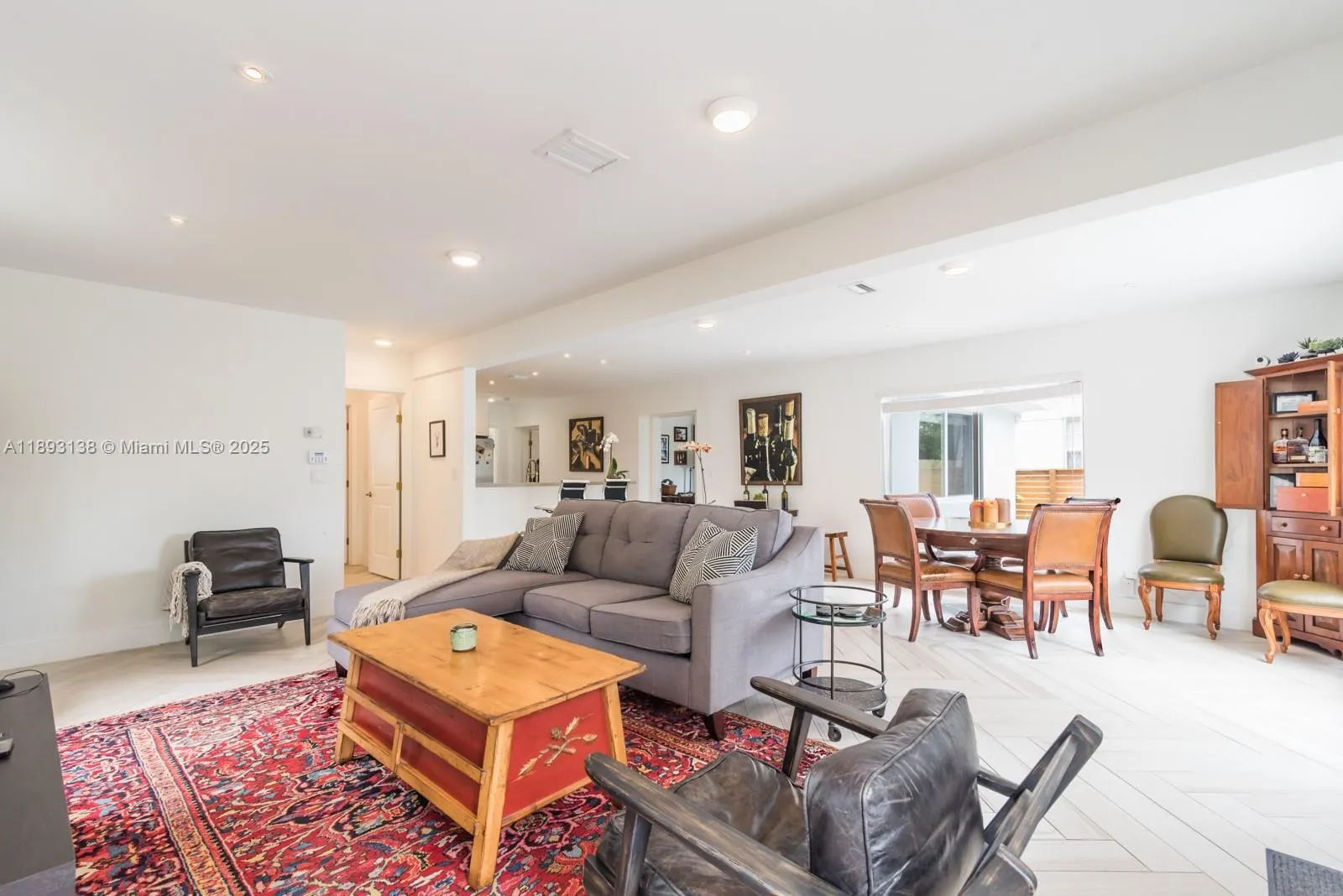 44 NW 40th St