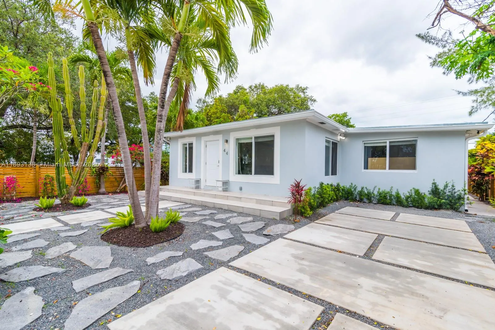 44 NW 40th St