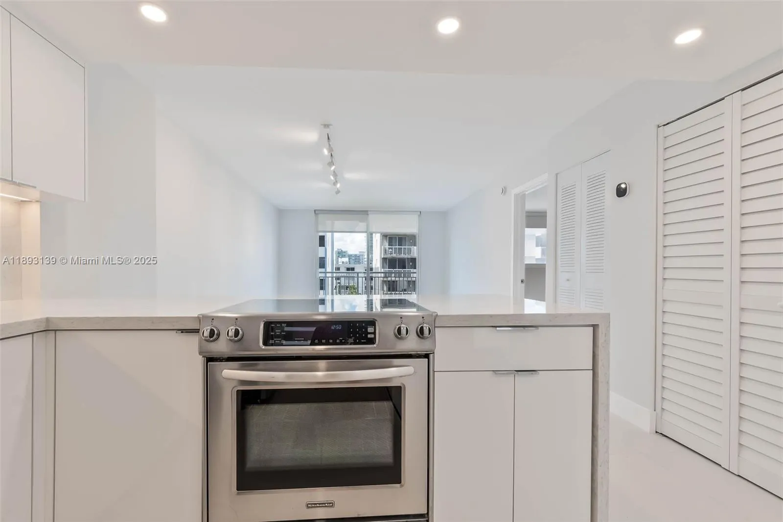 1665 Bay Rd, #522
