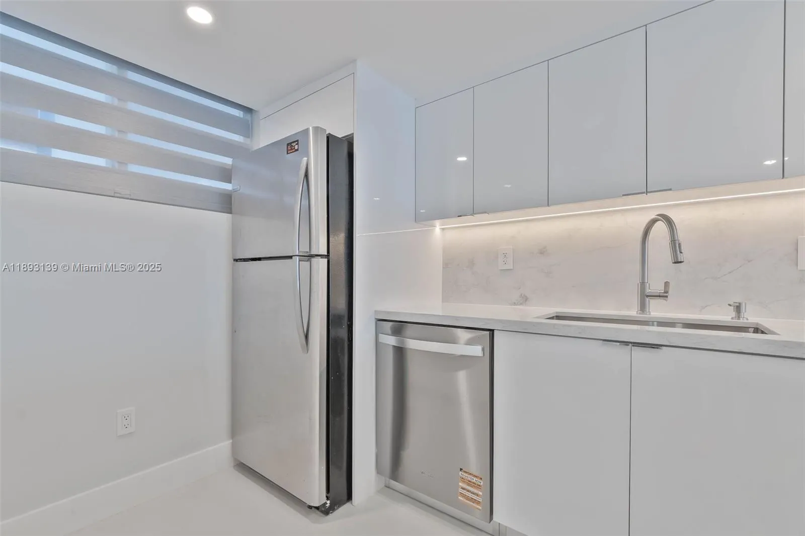1665 Bay Rd, #522