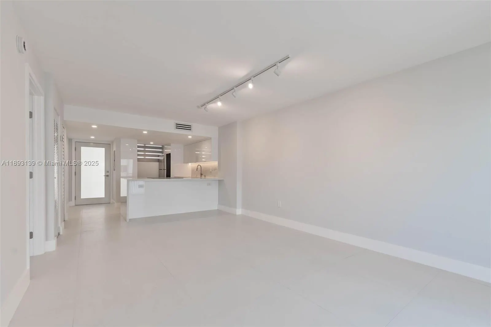 1665 Bay Rd, #522