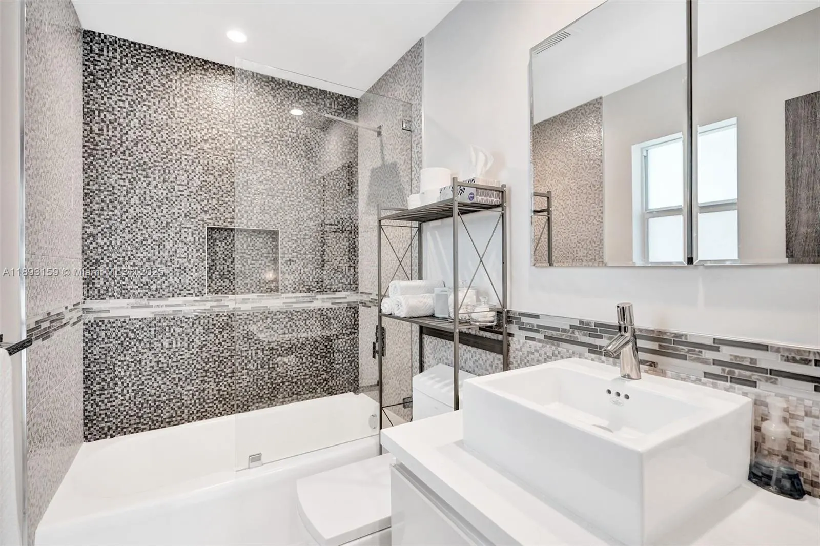 2712 NE 32nd Ave, #2