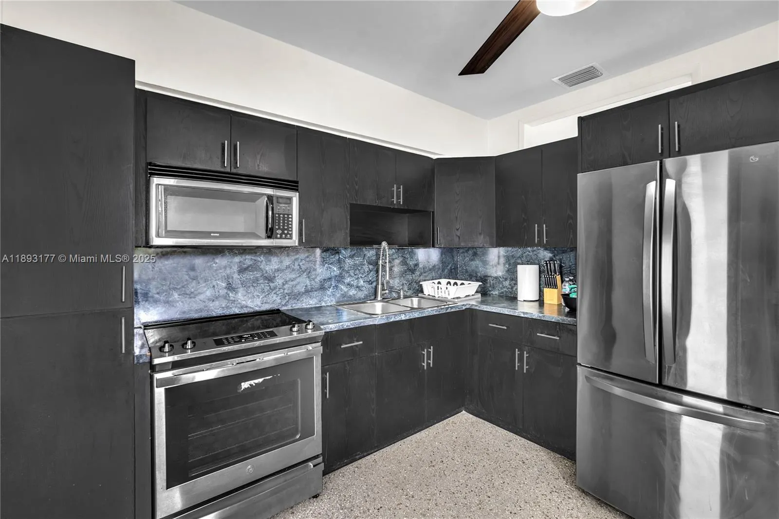 1381 NE 152nd St