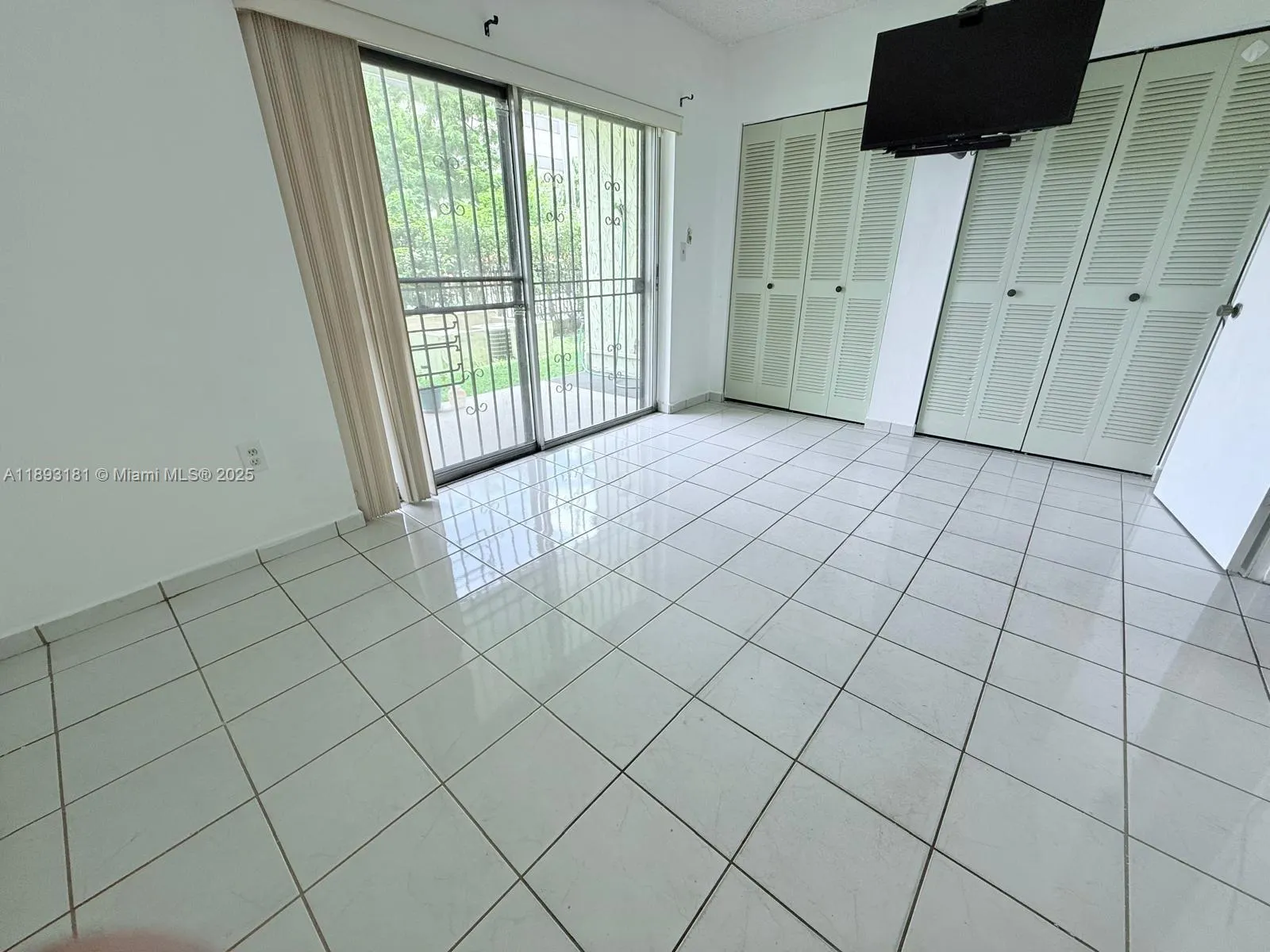 300 NW 42nd Ave, #109