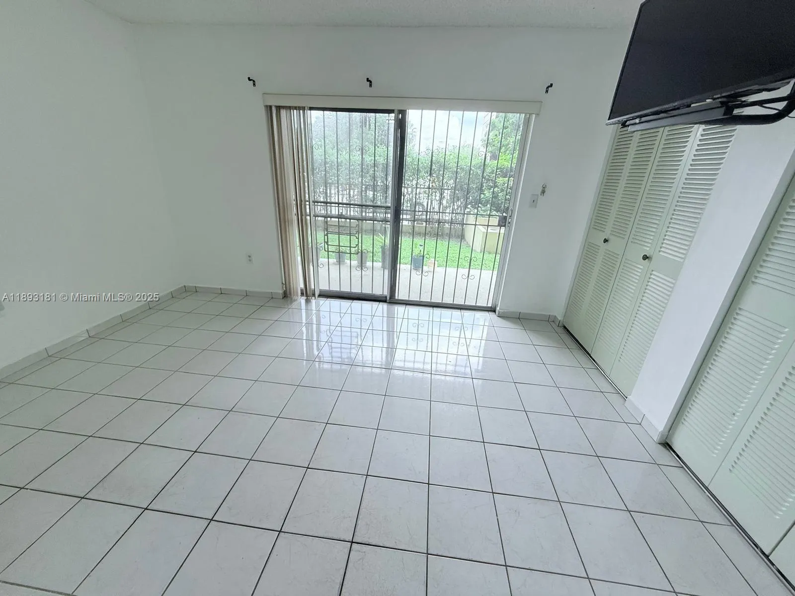 300 NW 42nd Ave, #109