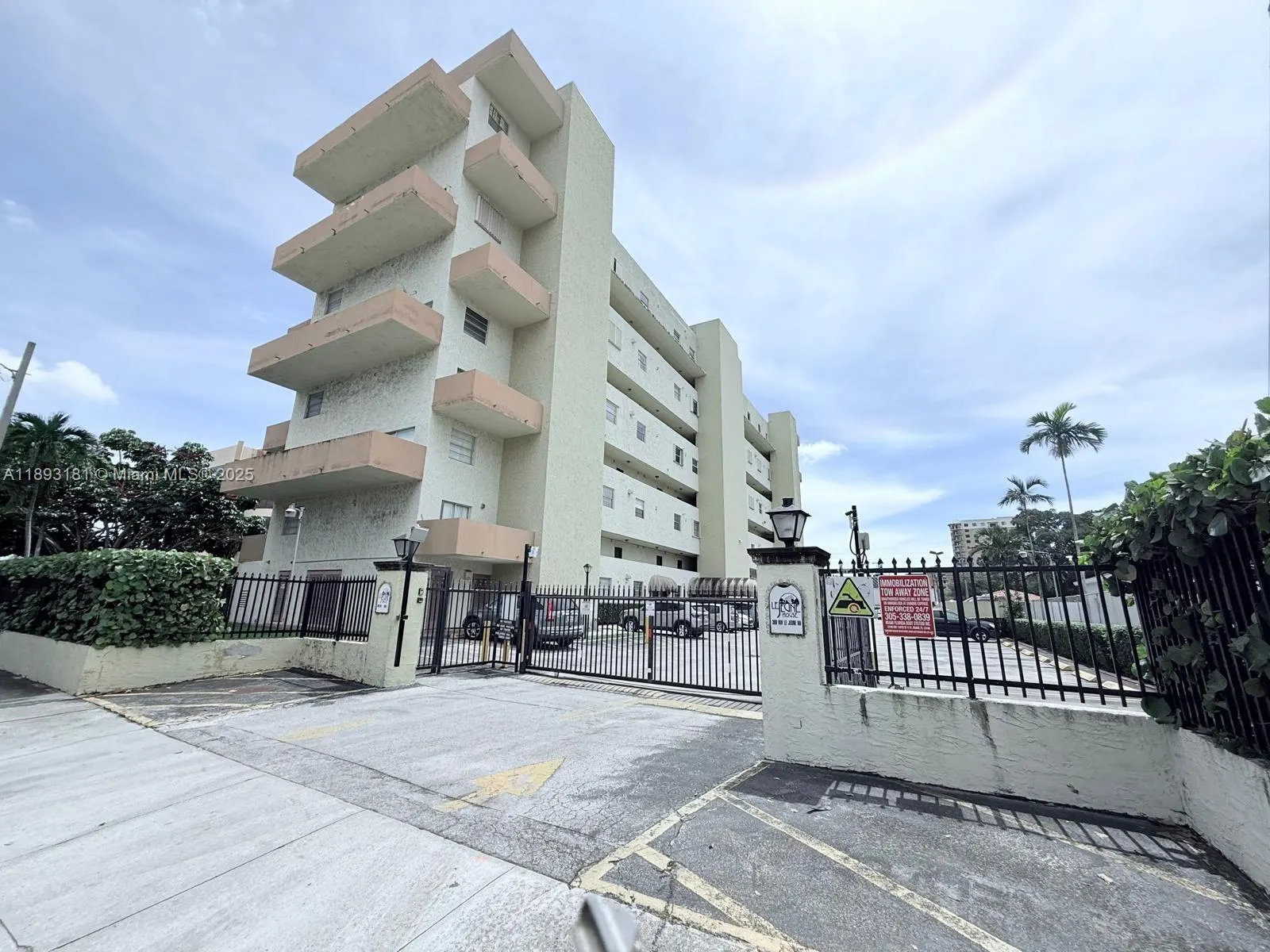 300 NW 42nd Ave, #109