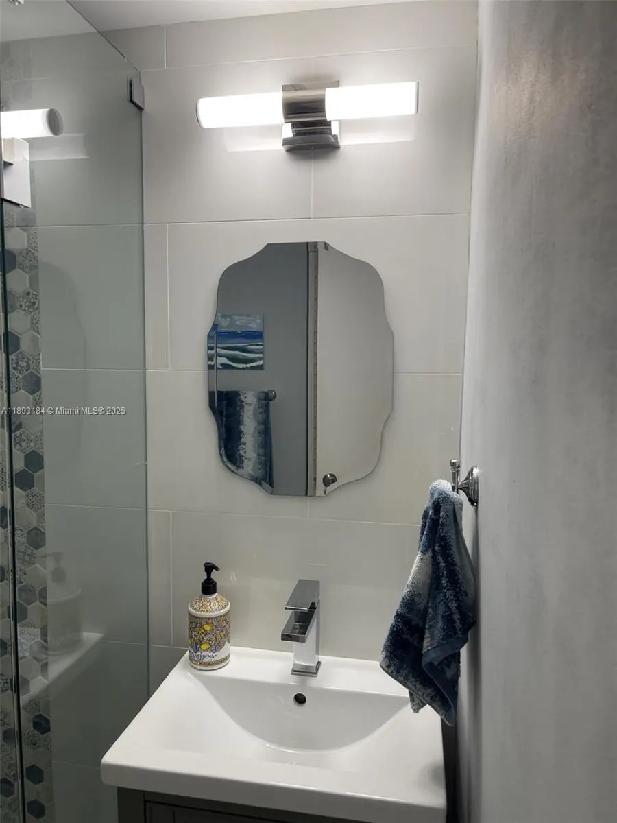 1640 NW 19th Ter, #103