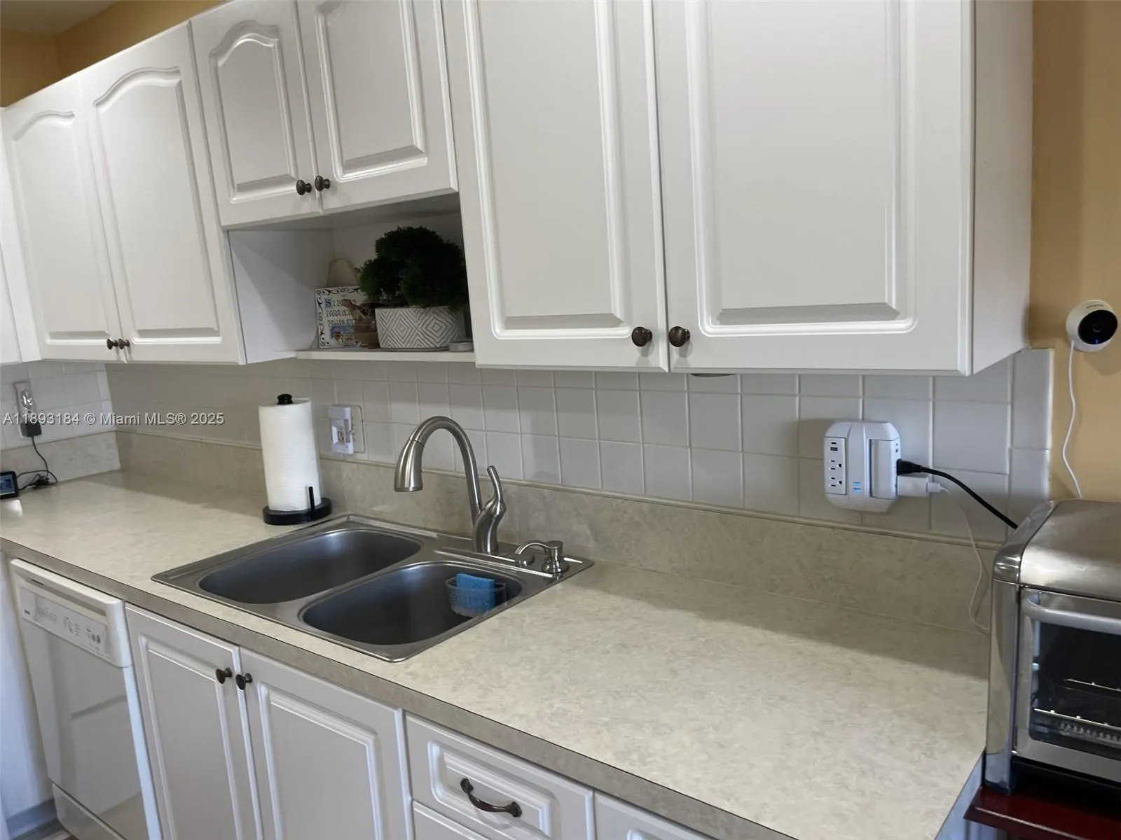 1640 NW 19th Ter, #103