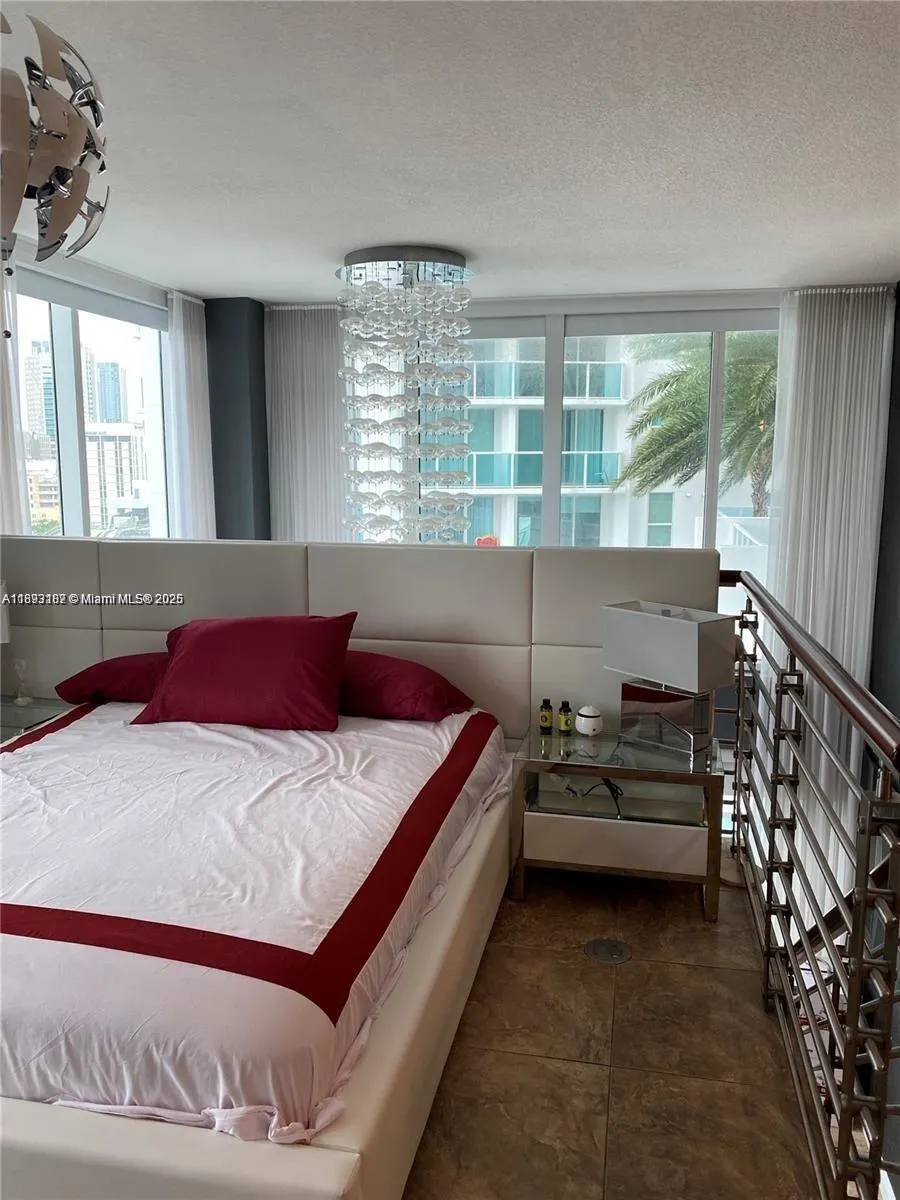 41 SE 5th St, #717