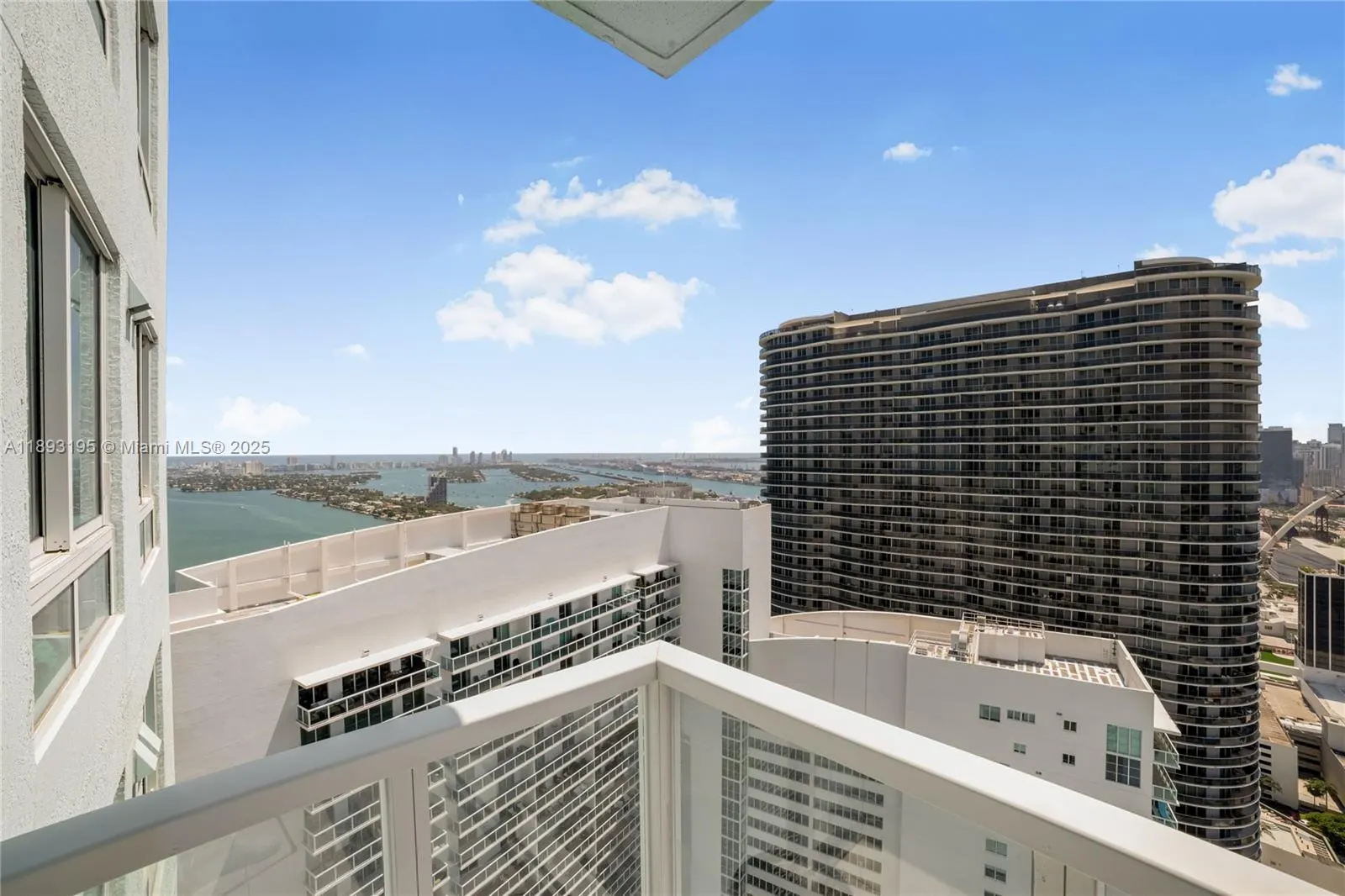 1900 N Bayshore Dr, #4411