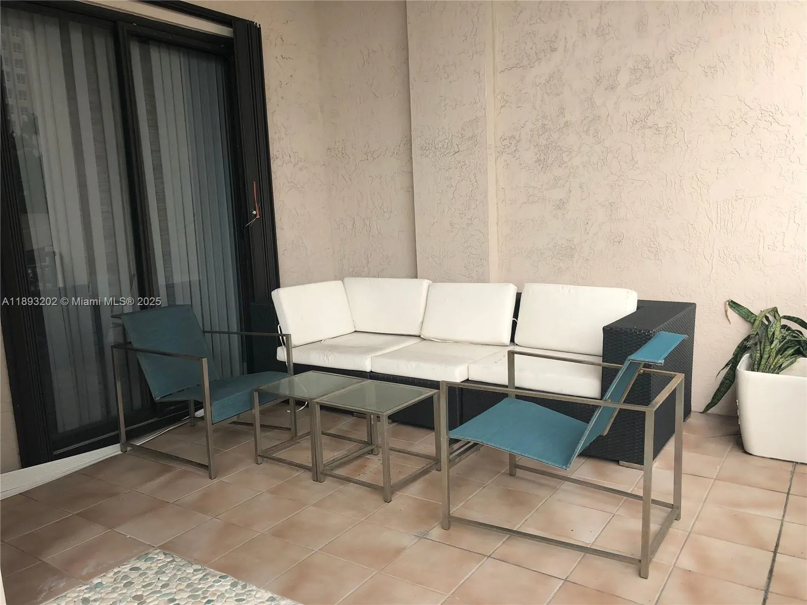 540 Brickell Key Dr, #522