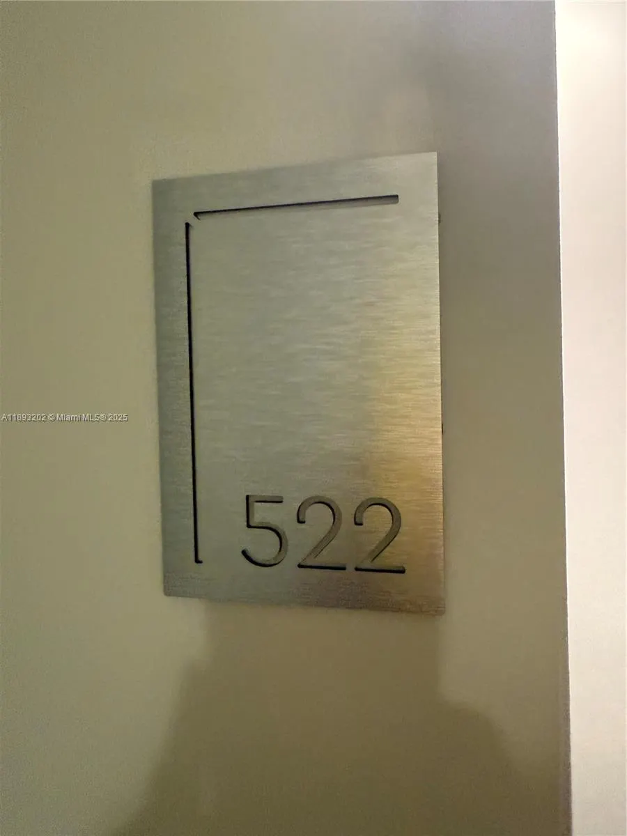540 Brickell Key Dr, #522