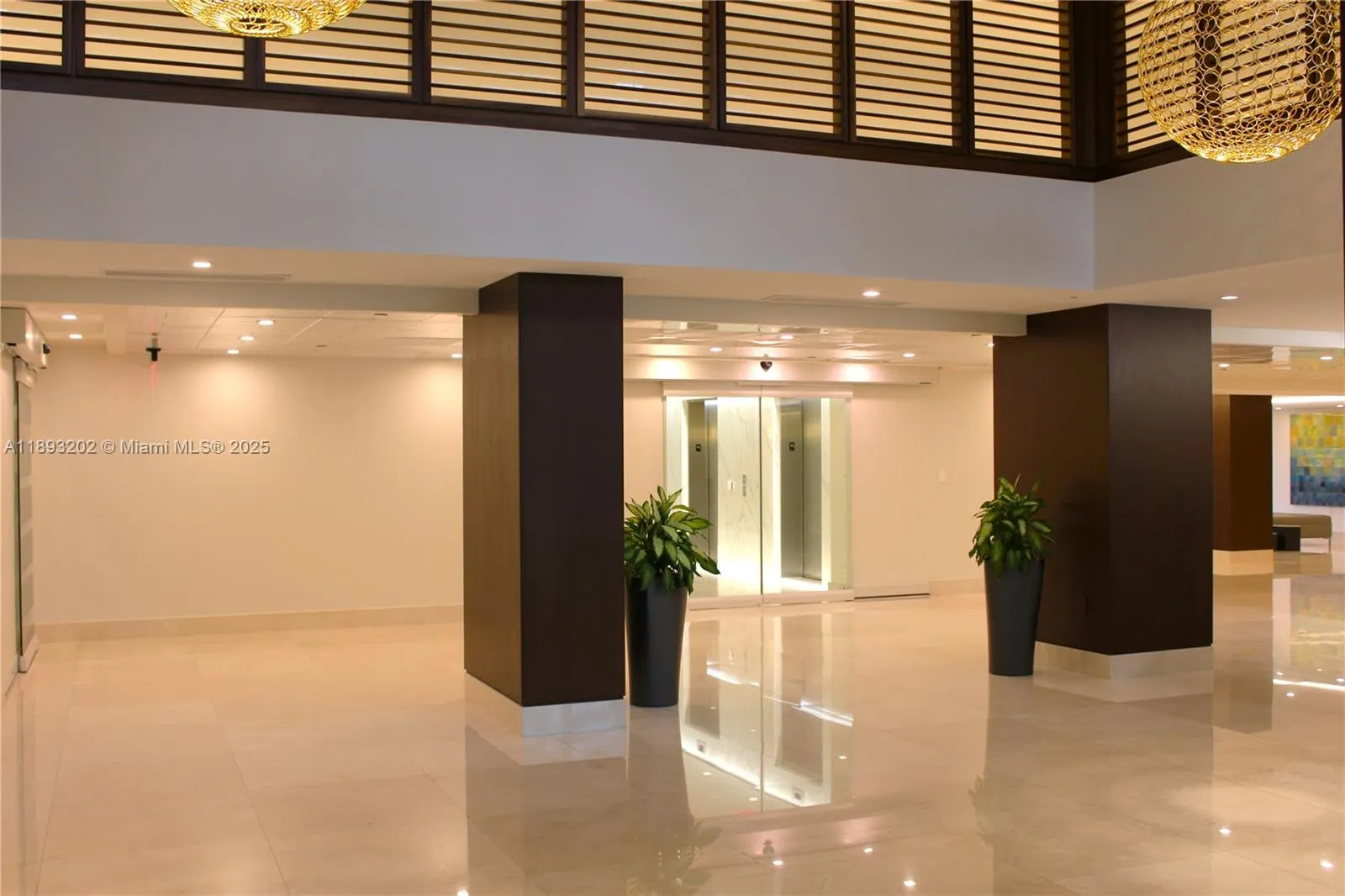 540 Brickell Key Dr, #522