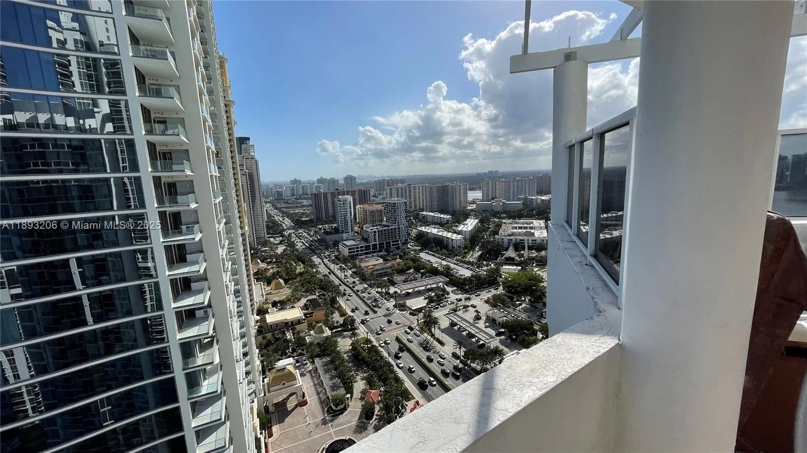 18001 Collins Ave, #2814