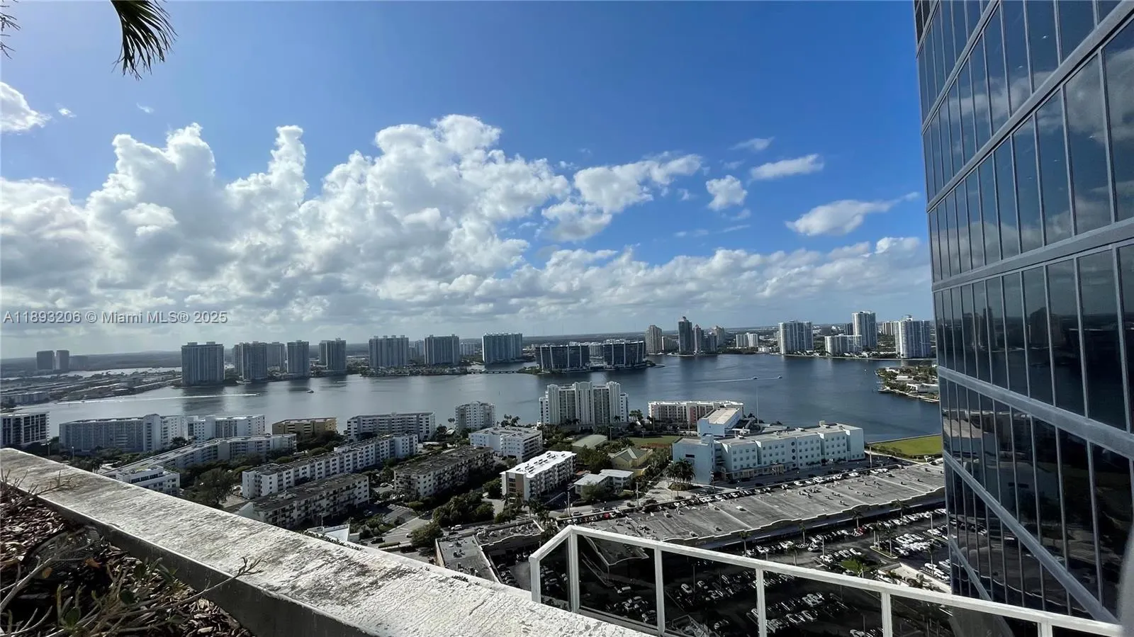 18001 Collins Ave, #2814