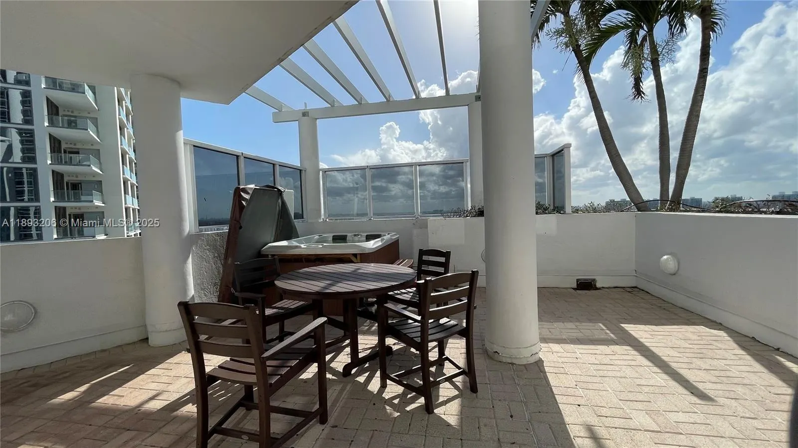 18001 Collins Ave, #2814