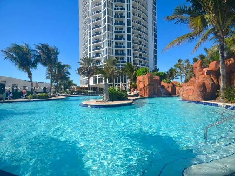 18001 Collins Ave, #2814