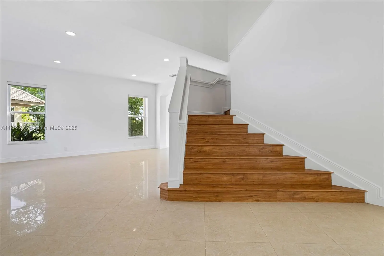 926 Marina Dr
