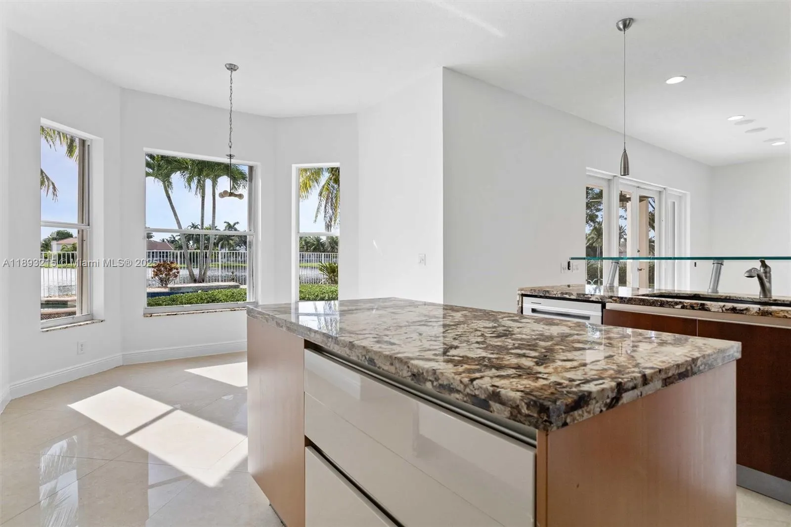 926 Marina Dr