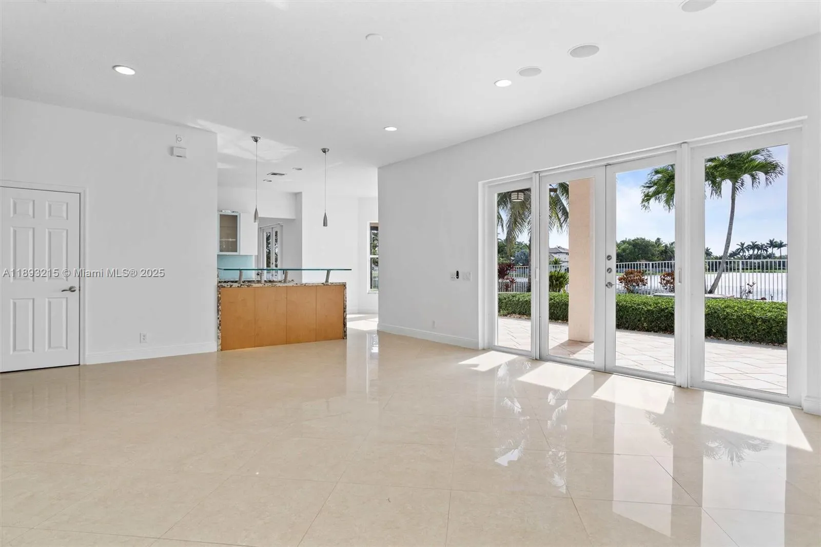 926 Marina Dr