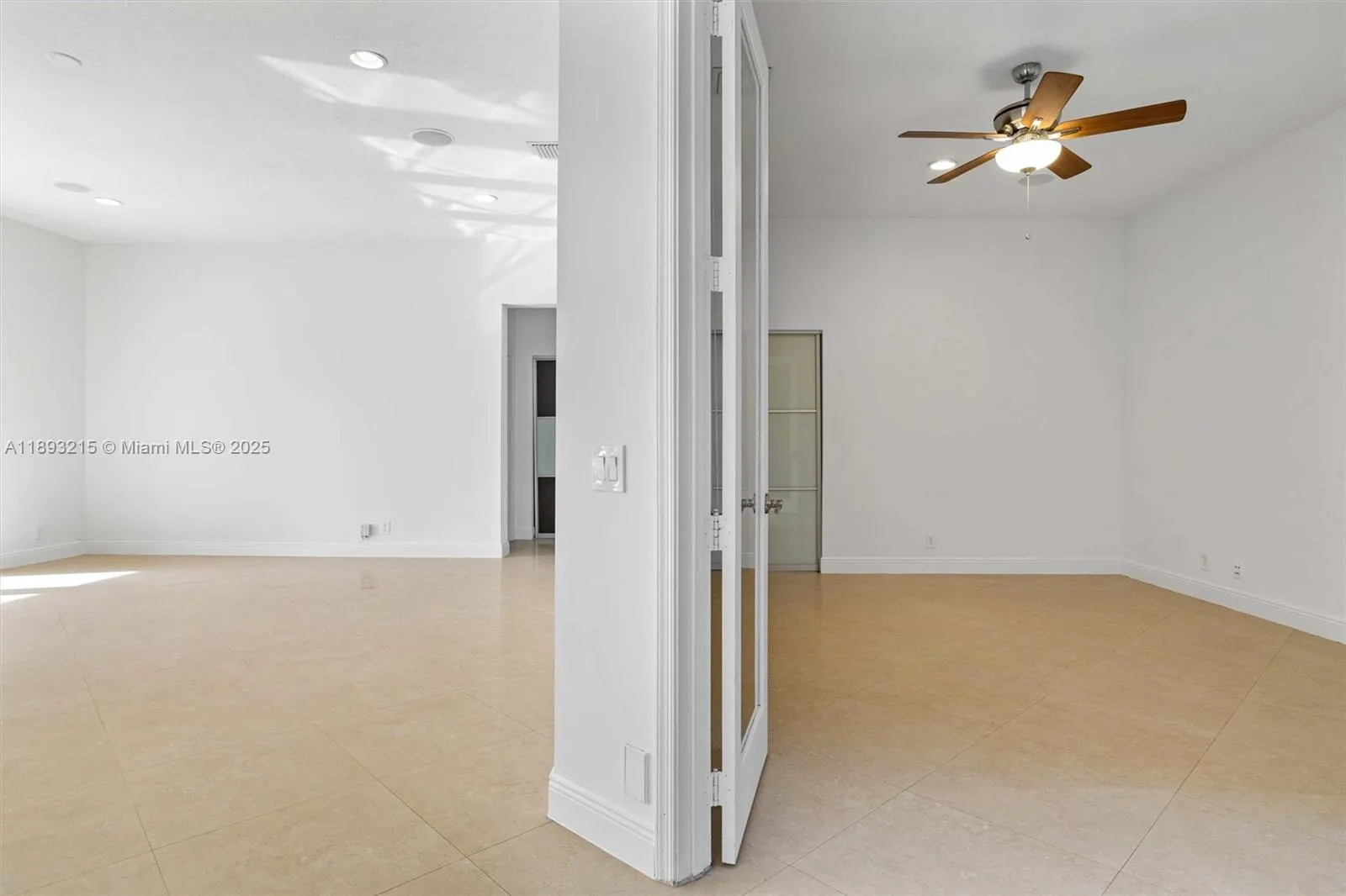926 Marina Dr