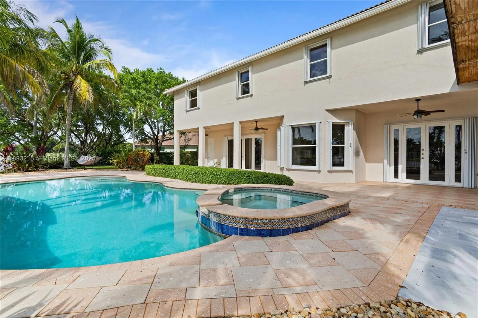 926 Marina Dr