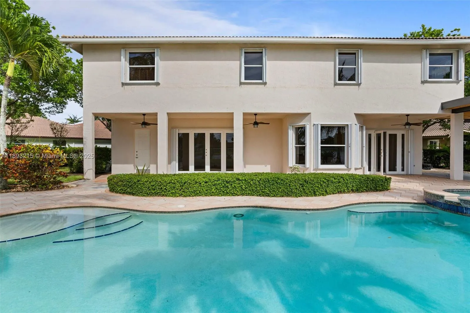 926 Marina Dr