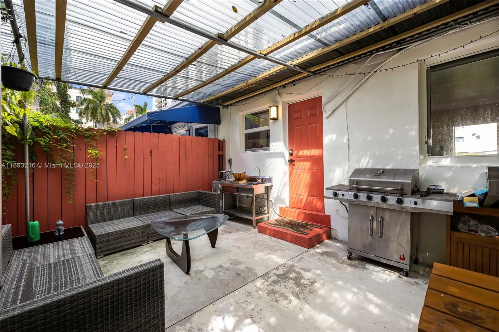 3690 SW 9th Ter