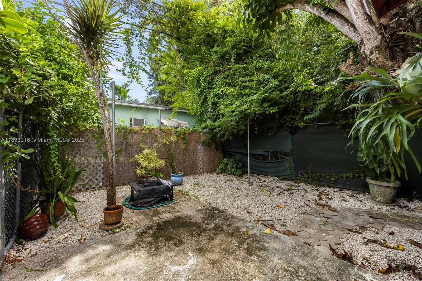 3690 SW 9th Ter