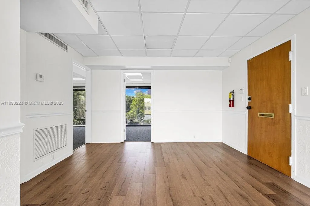 150 SE 12th St, #300