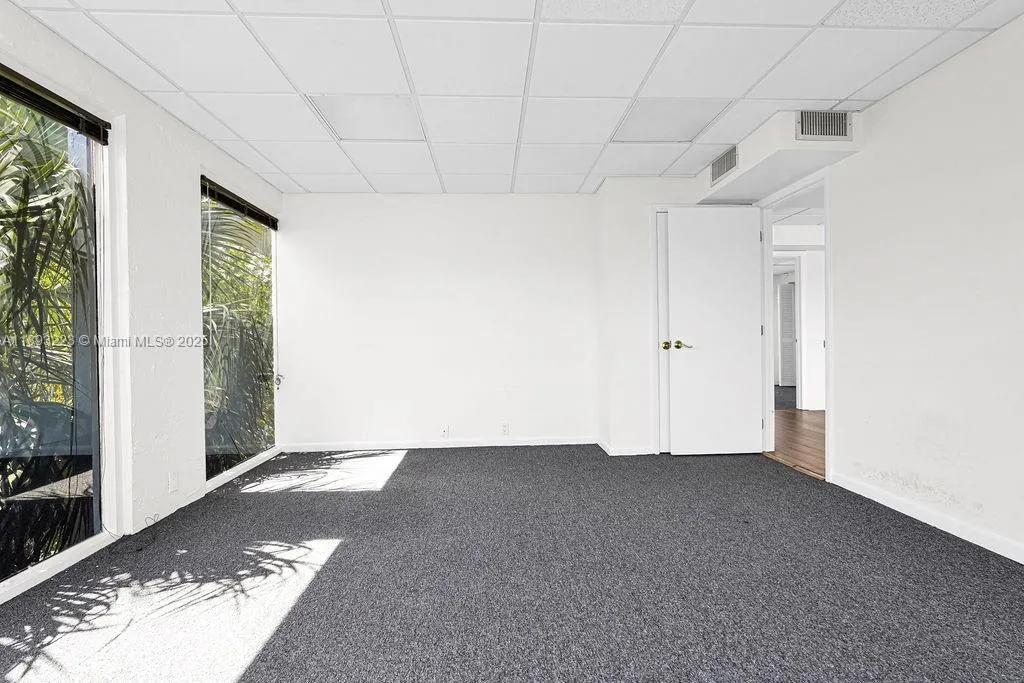 150 SE 12th St, #300